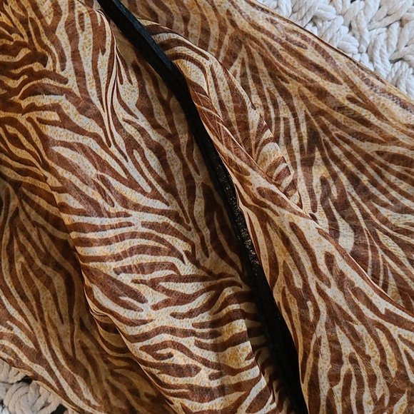 SAFARI SCARF BROWN CREME GOLD COLORS 42 BY 60 - Picture 14 of 16